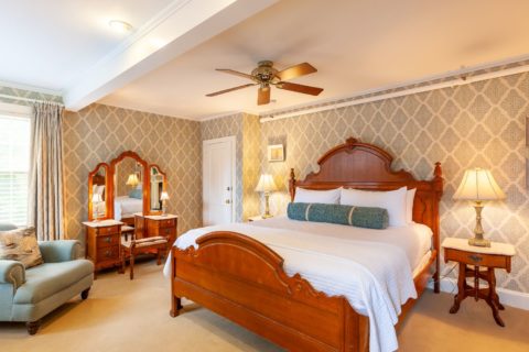 Rooms | lodging | The Ivy Lodge | Newport Rhode Island